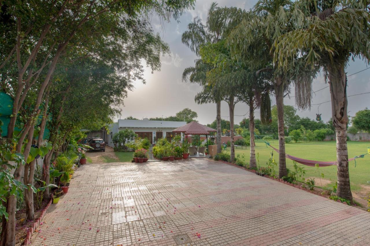 The Singh Farm Cosy Private Pool Farm Villa Gurgaon Eksteriør billede