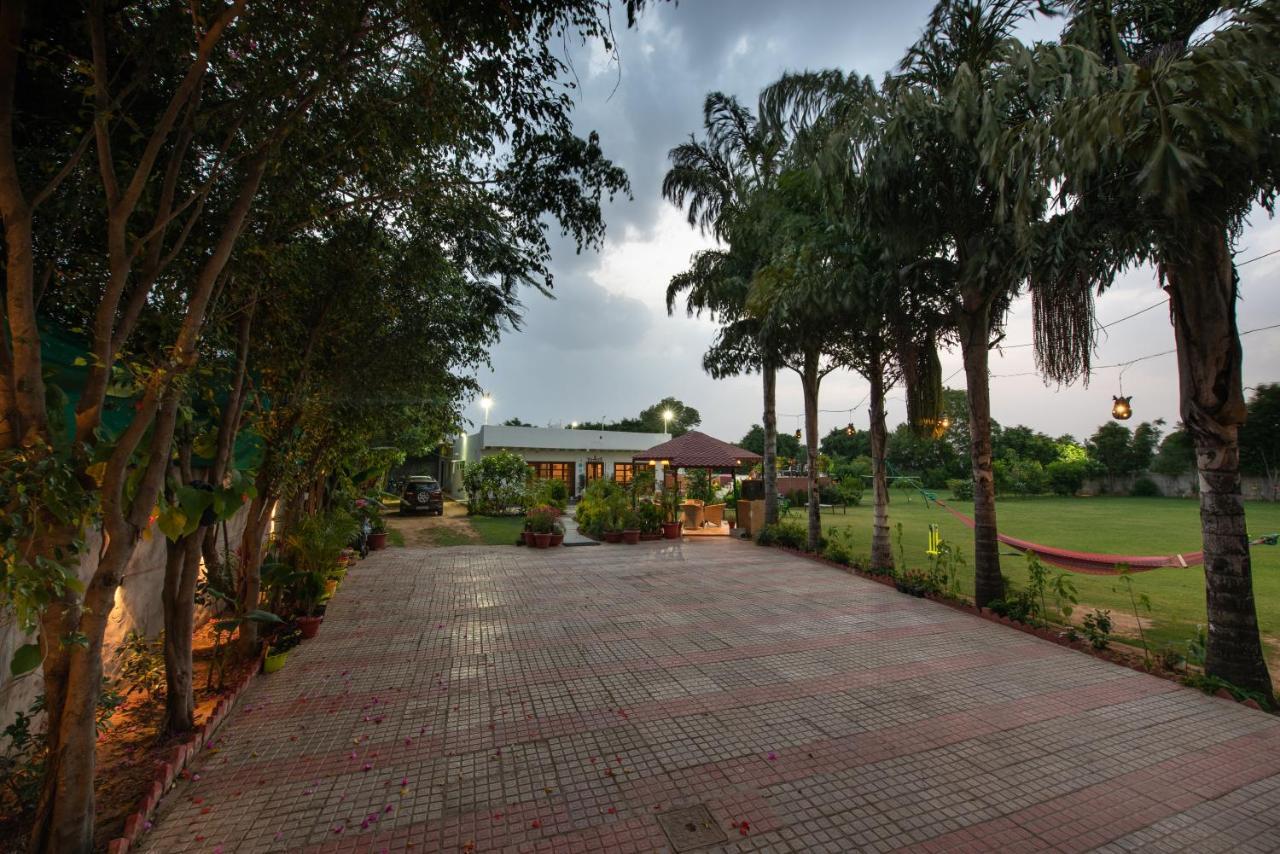 The Singh Farm Cosy Private Pool Farm Villa Gurgaon Eksteriør billede