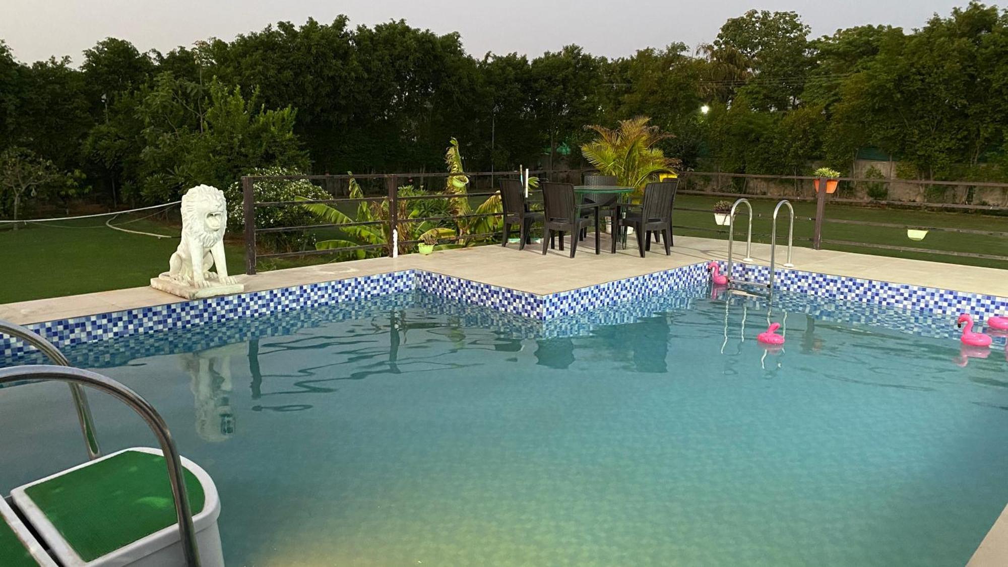 The Singh Farm Cosy Private Pool Farm Villa Gurgaon Eksteriør billede